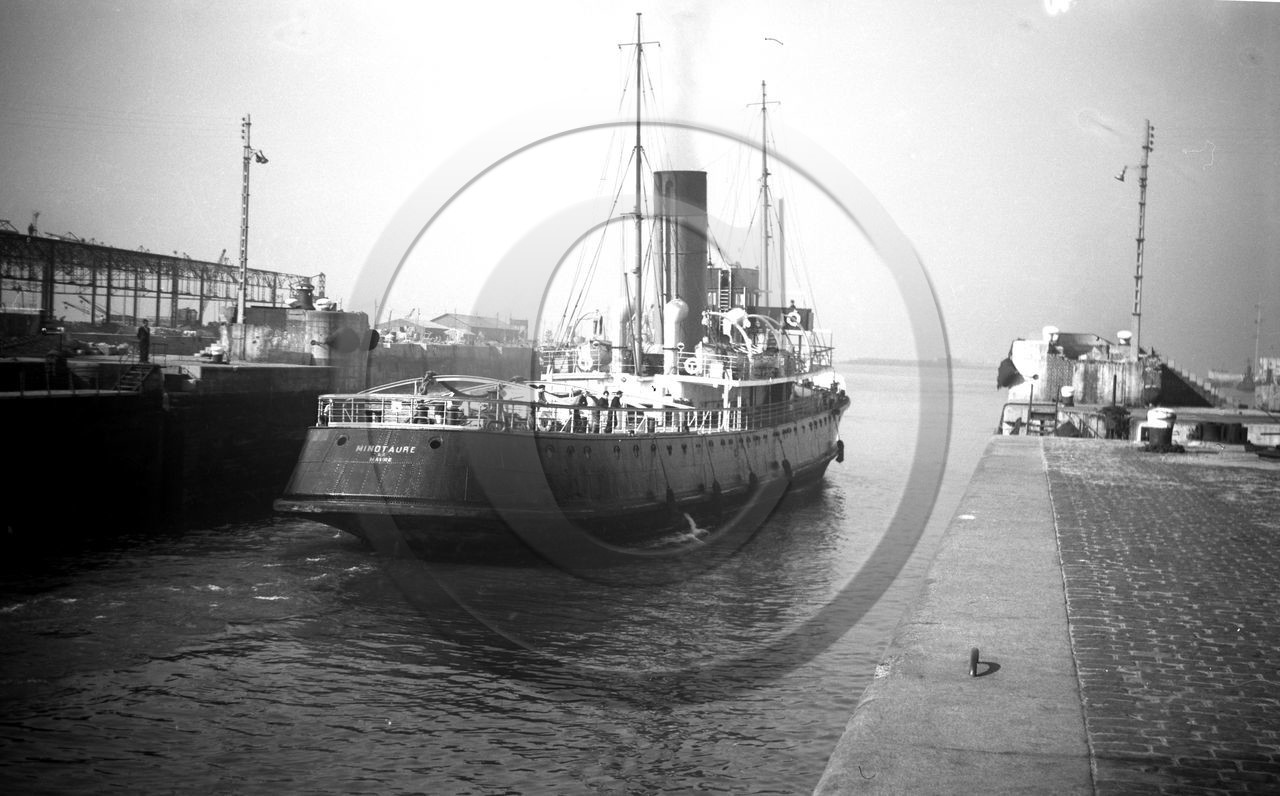 BA 1023 remorqueur Minautore  le Havre  dpt 76 .jpg