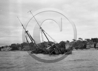 Arcachon -2 octobre 1959 chalutier Belle Aventure sera renfloue  .jpg