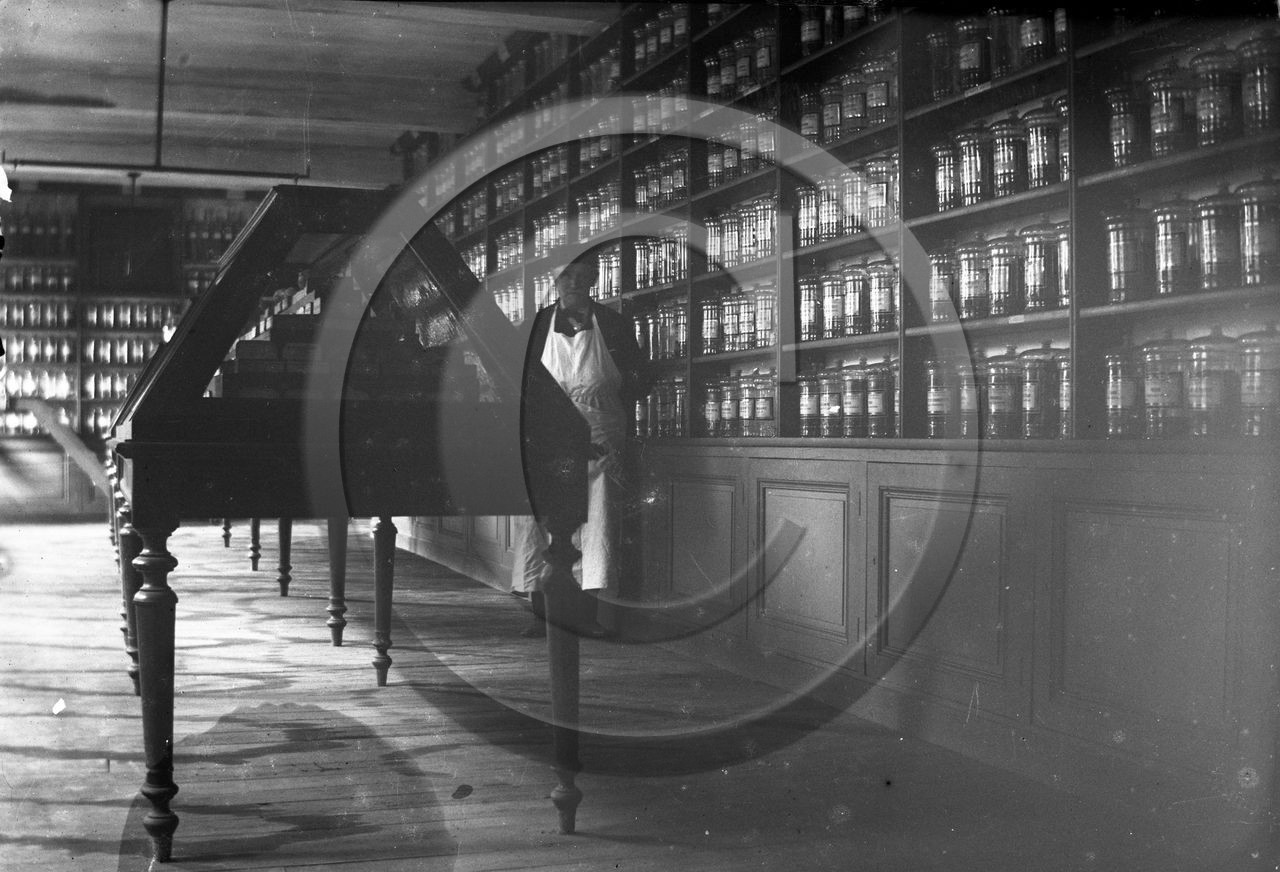 ME 96 herboriste .jpg