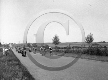 mov 196 course moto et velo.jpg