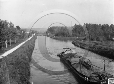 BA 1680 voies naviguables peniche Mermoz .jpg