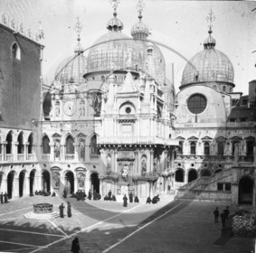 venise le palais des doges Italie   .jpg