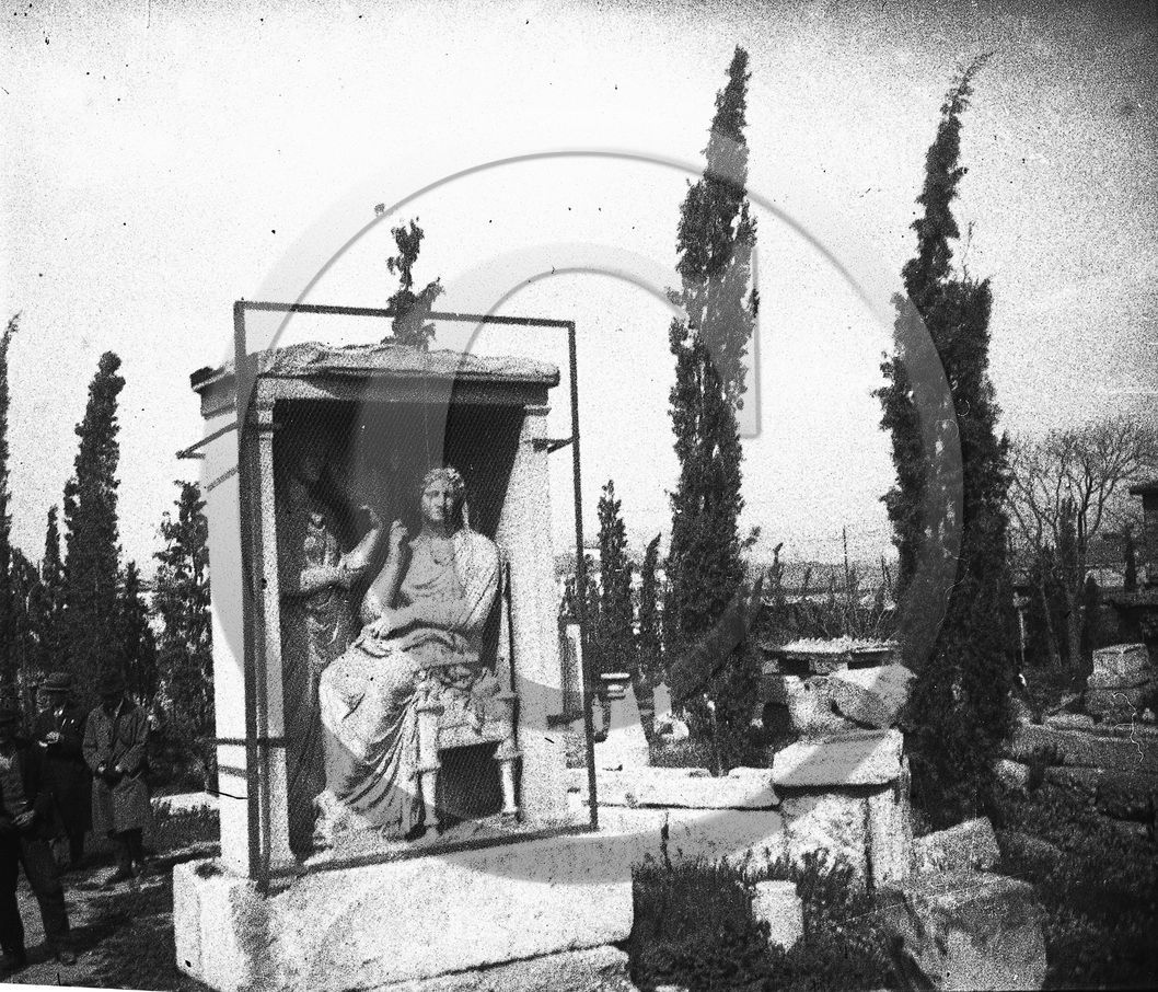 Athenes cimetiere du ceramique   Grece  .jpg