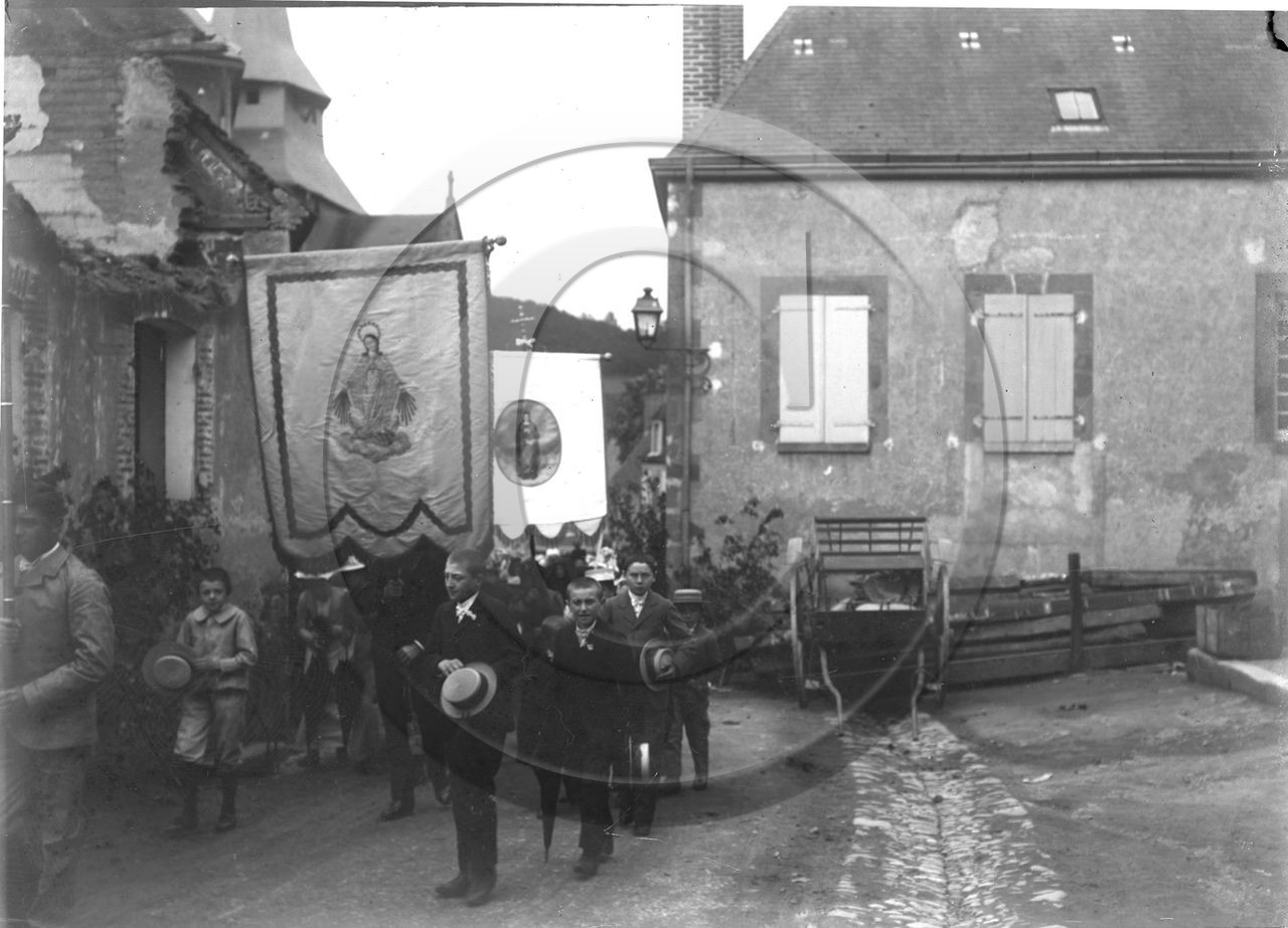 vi  1127  la Celle Dunoise procession 1er Juin 1902 dpt 23.jpg