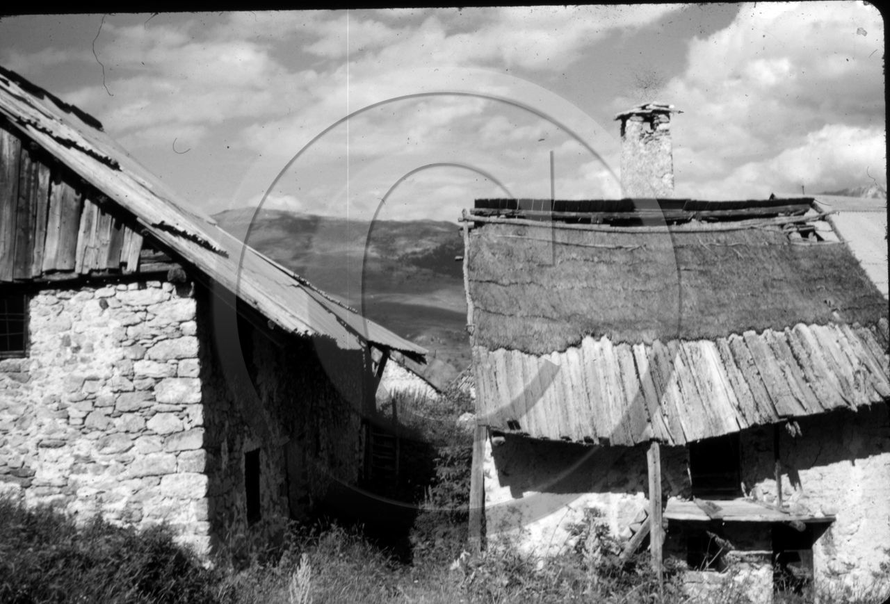 vi  Frejus vieilles maisons  dpt 83.jpg