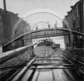 BA  page 80 - 15- Paris Conflans en péniche.jpg