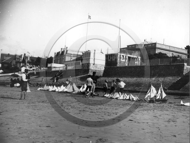 arc 4556  bateaux modeles.jpg