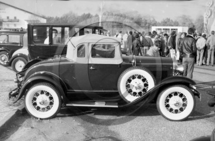AU 1052  Ford modele A roadster 1931 .jpg