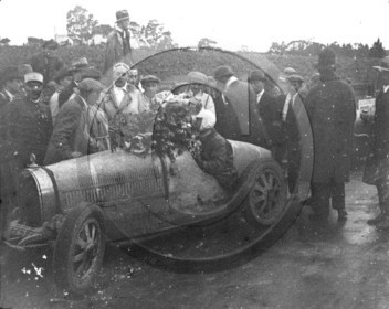 AUC 53 Lehoux à l'arrivée 6 mai 1928  .jpg