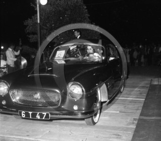 CE 588 Simca carrosserie Vivez Bordeaux .jpg