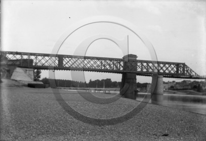 vi  1952 pont de Langon en construction  dpt 33 .jpg