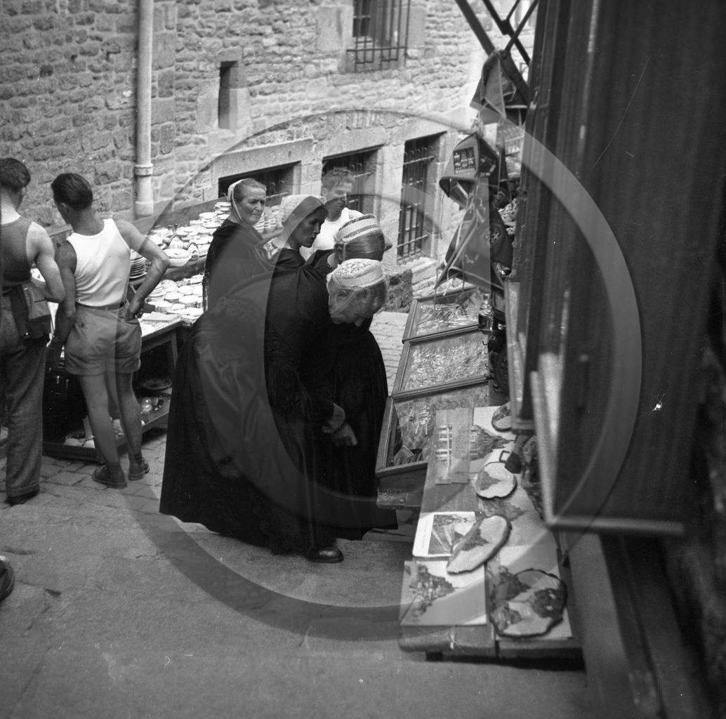 vi  40 Mont St Michel  H. Dargence .jpg