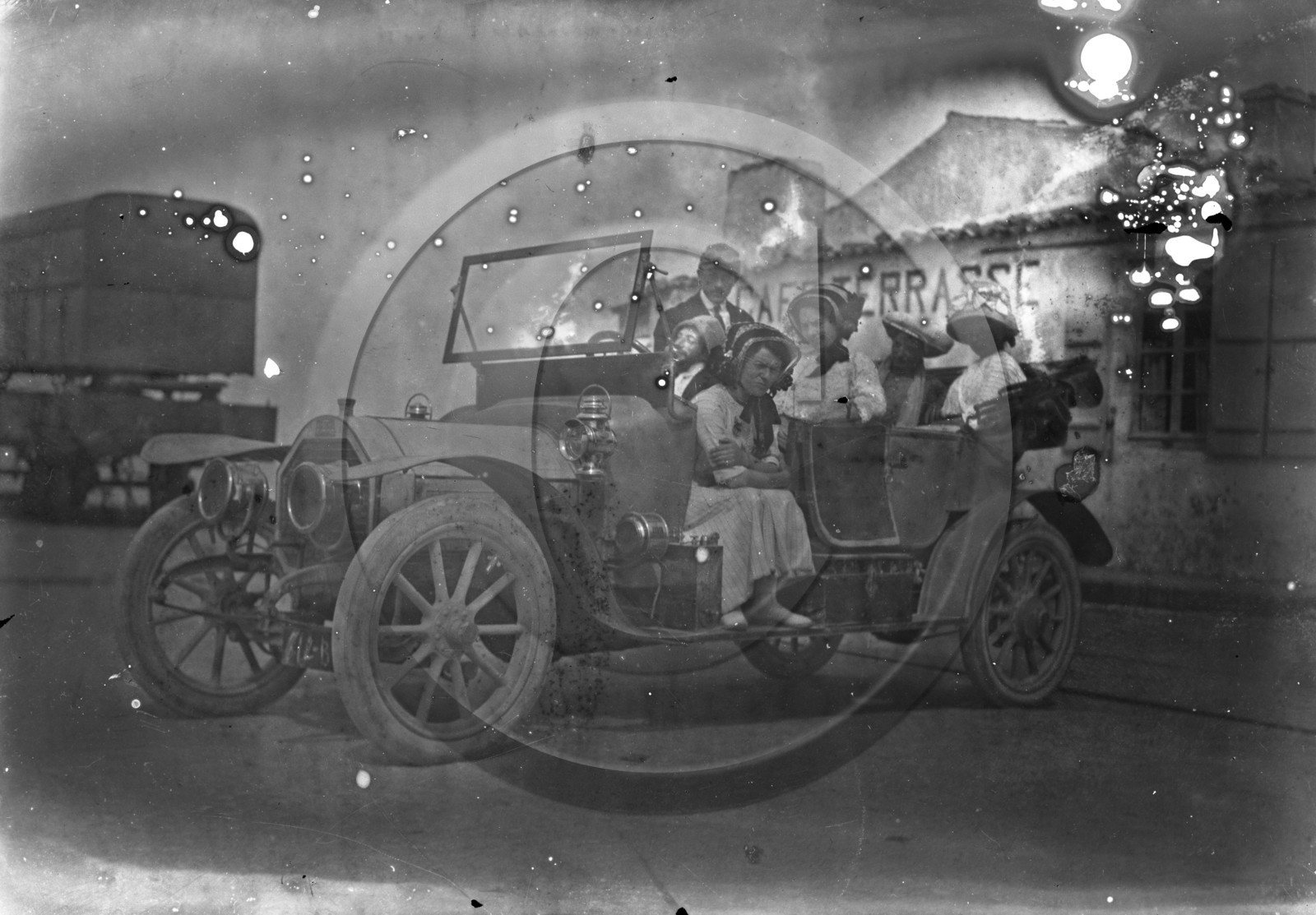 AU 4024 Peugeot .jpg