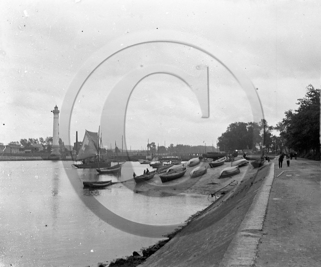 vi  872 Ouistreham  dpt 14.jpg