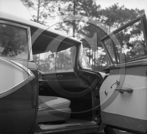 AU 468 Ford fairlane V 8 sedan 1957 .jpg