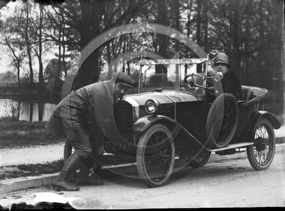 AU 1435 Peugeot quadrilette .jpg