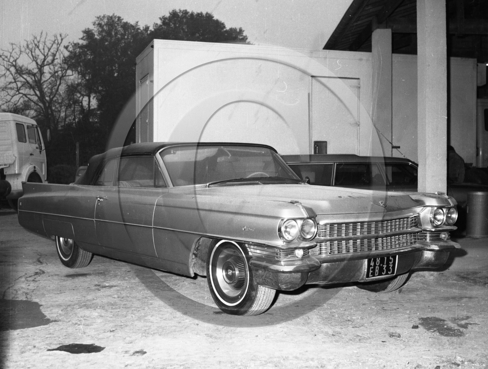 AU 375 Cadillac Fleetwood cabriolet 1963 .jpg