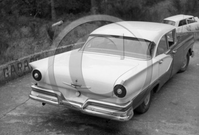 AU 459 Ford fairlane V 8 sedan 1957 .jpg