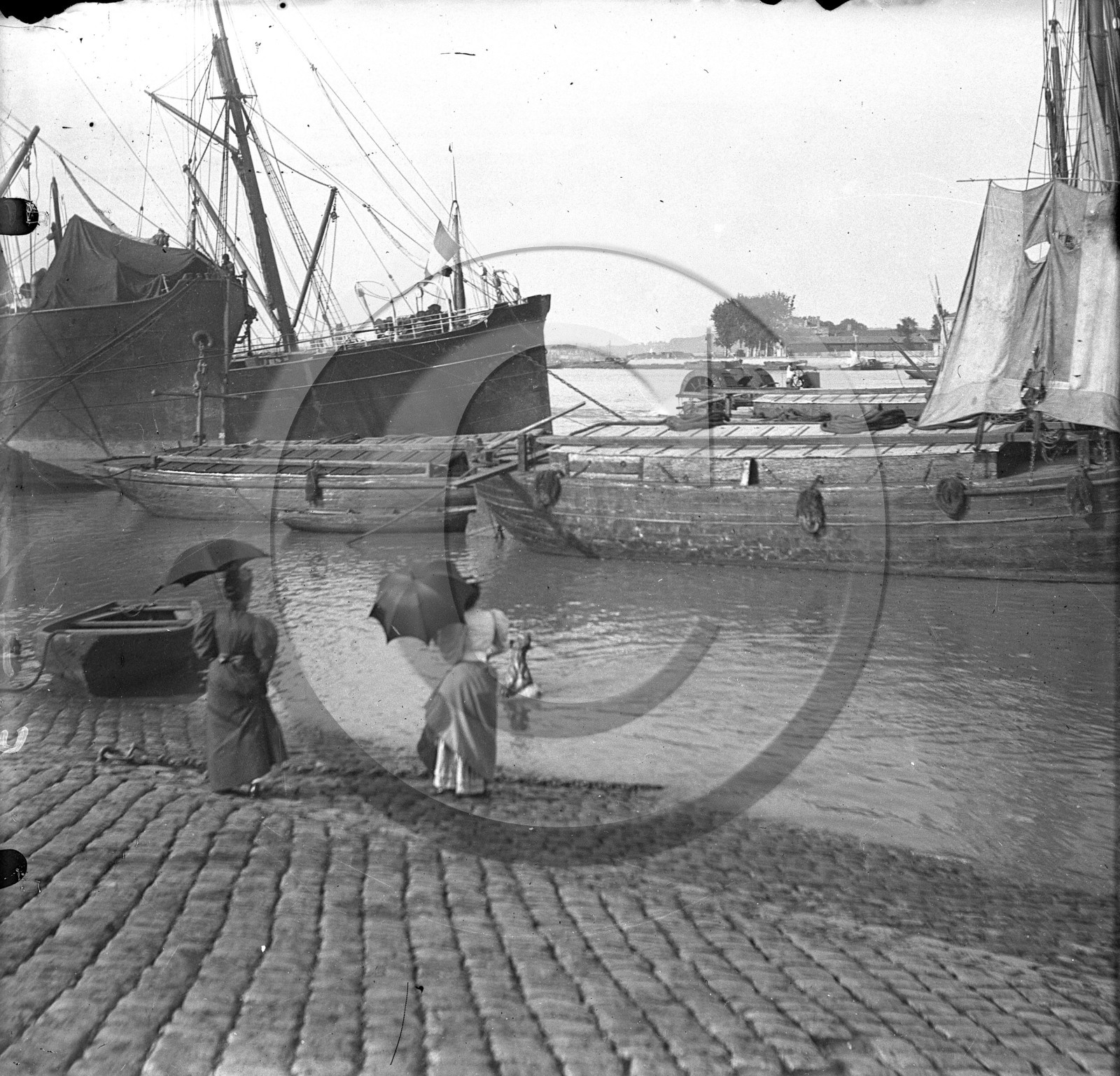 BA 1459 bateaux peut etre BX.jpg