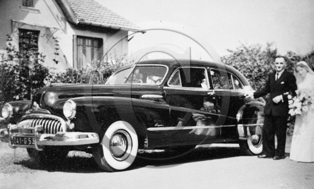 AU 2561 Buick sedan 1948 .jpg