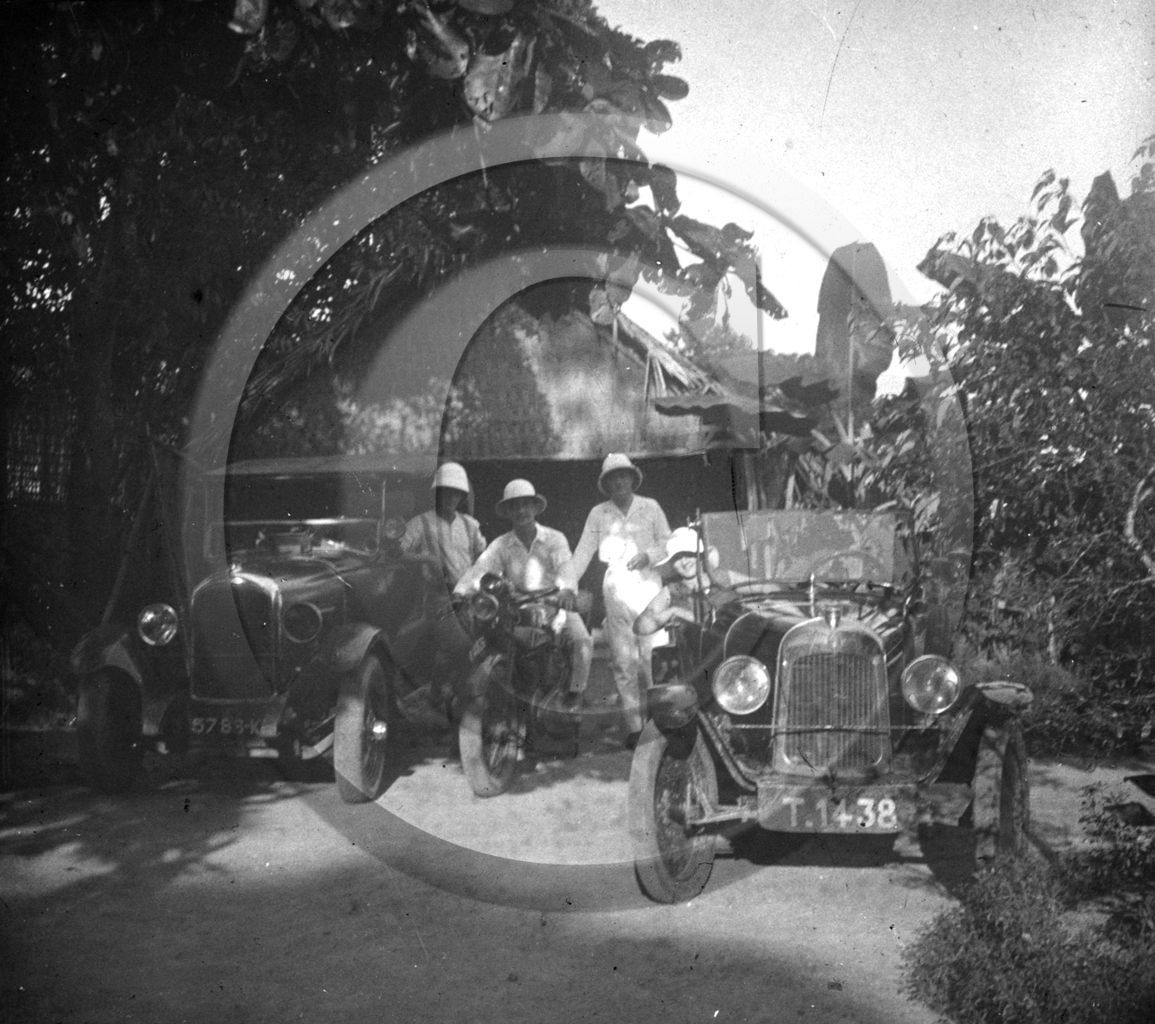 AU 4652 Citroen 5 cv et B 14 garage Fort Taong Tonkin .jpg