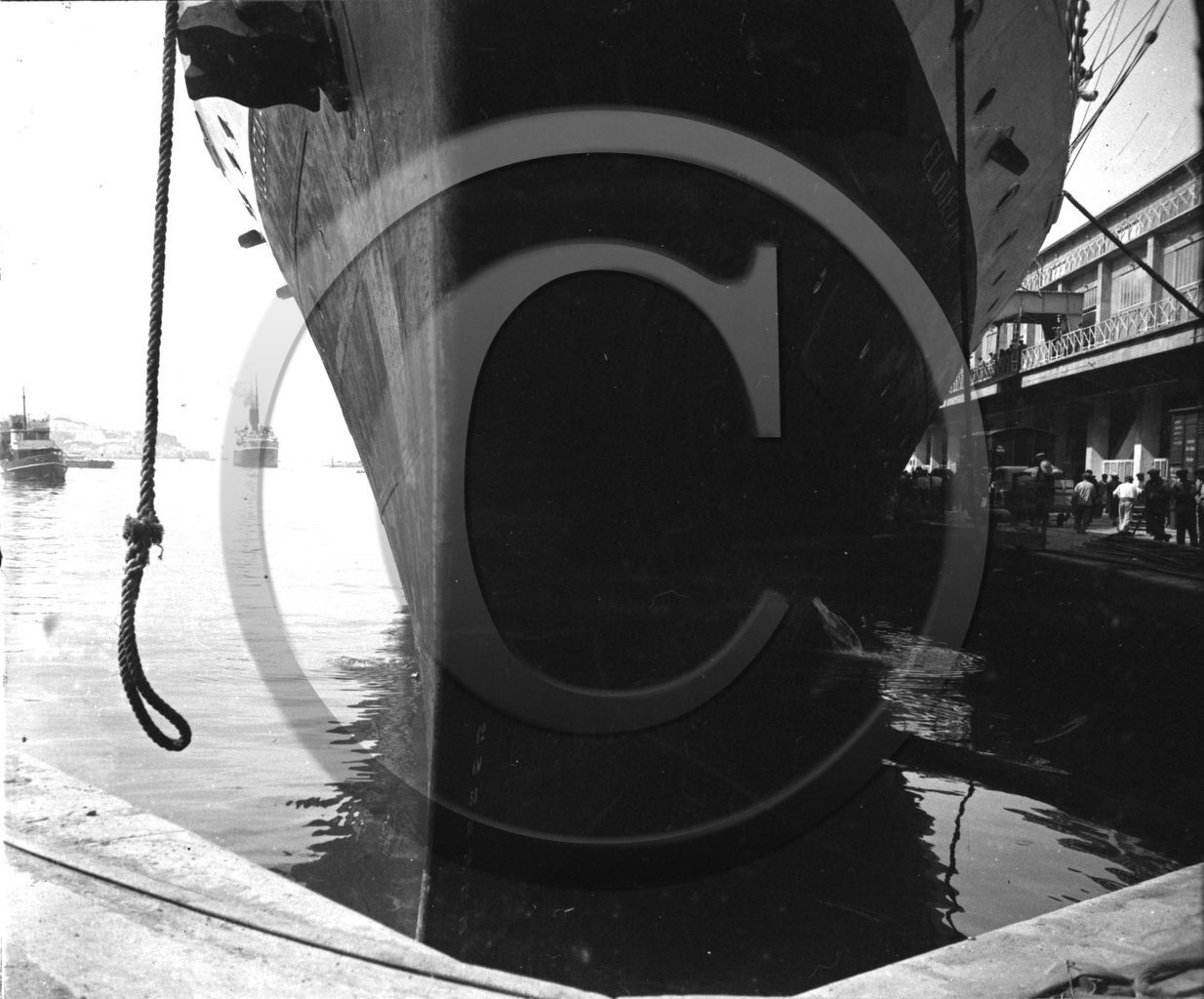 BA 2 etrave du paquebot El Djezair dans un port .jpg