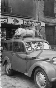 AU 4244 Renault dauphinoise .jpg