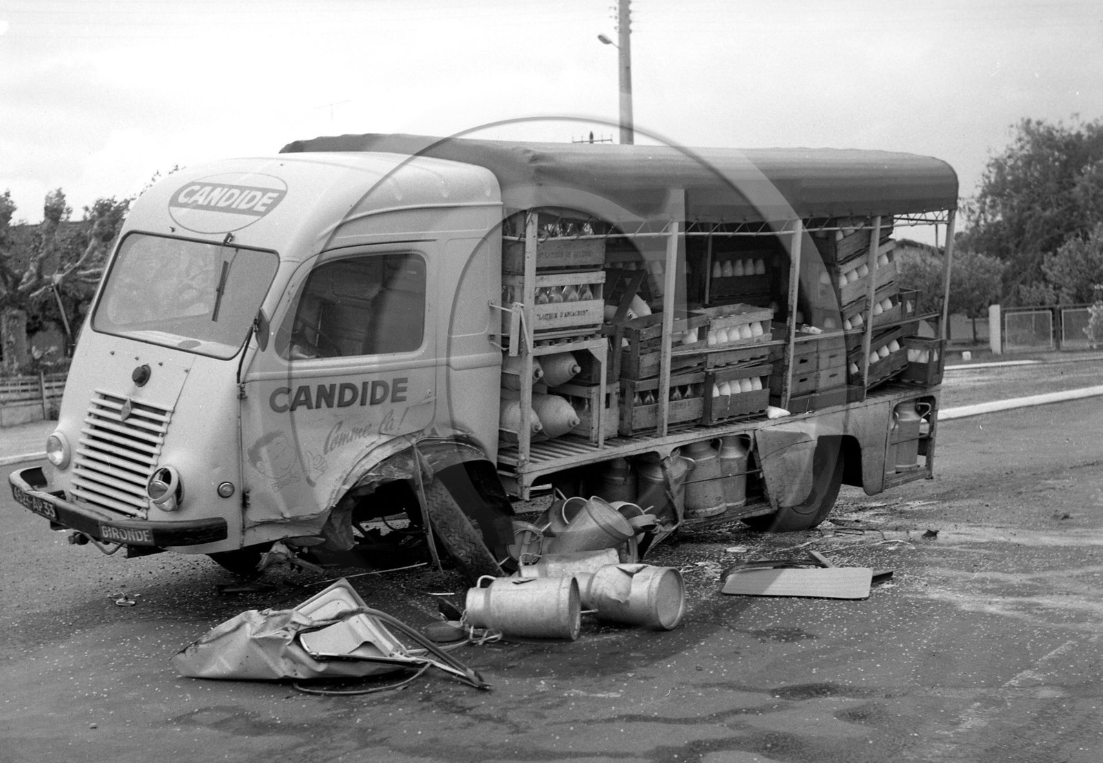 AUU 89  Renault laitier.jpg