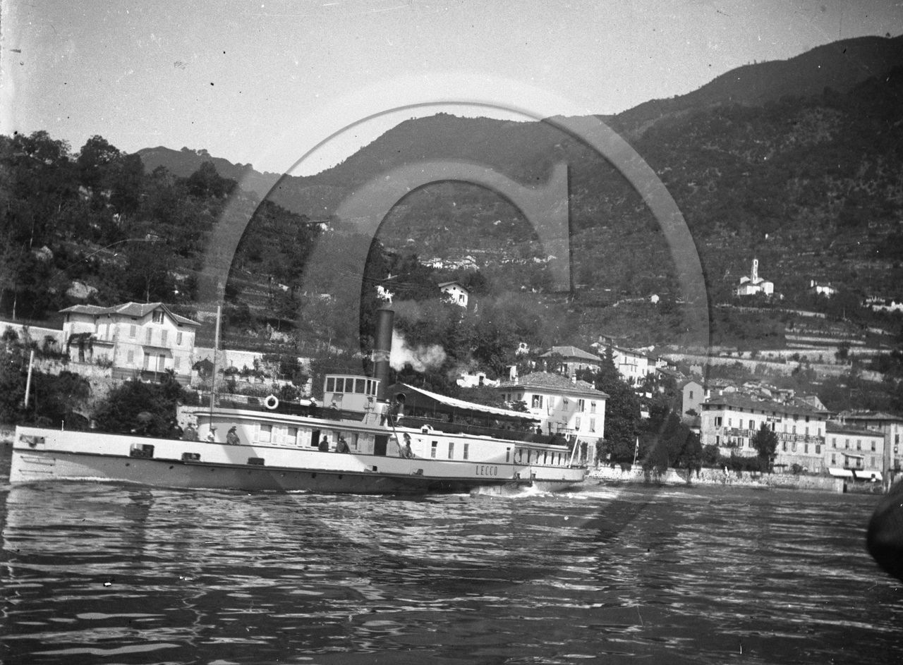 BA 1051 vapeur Lecco.jpg