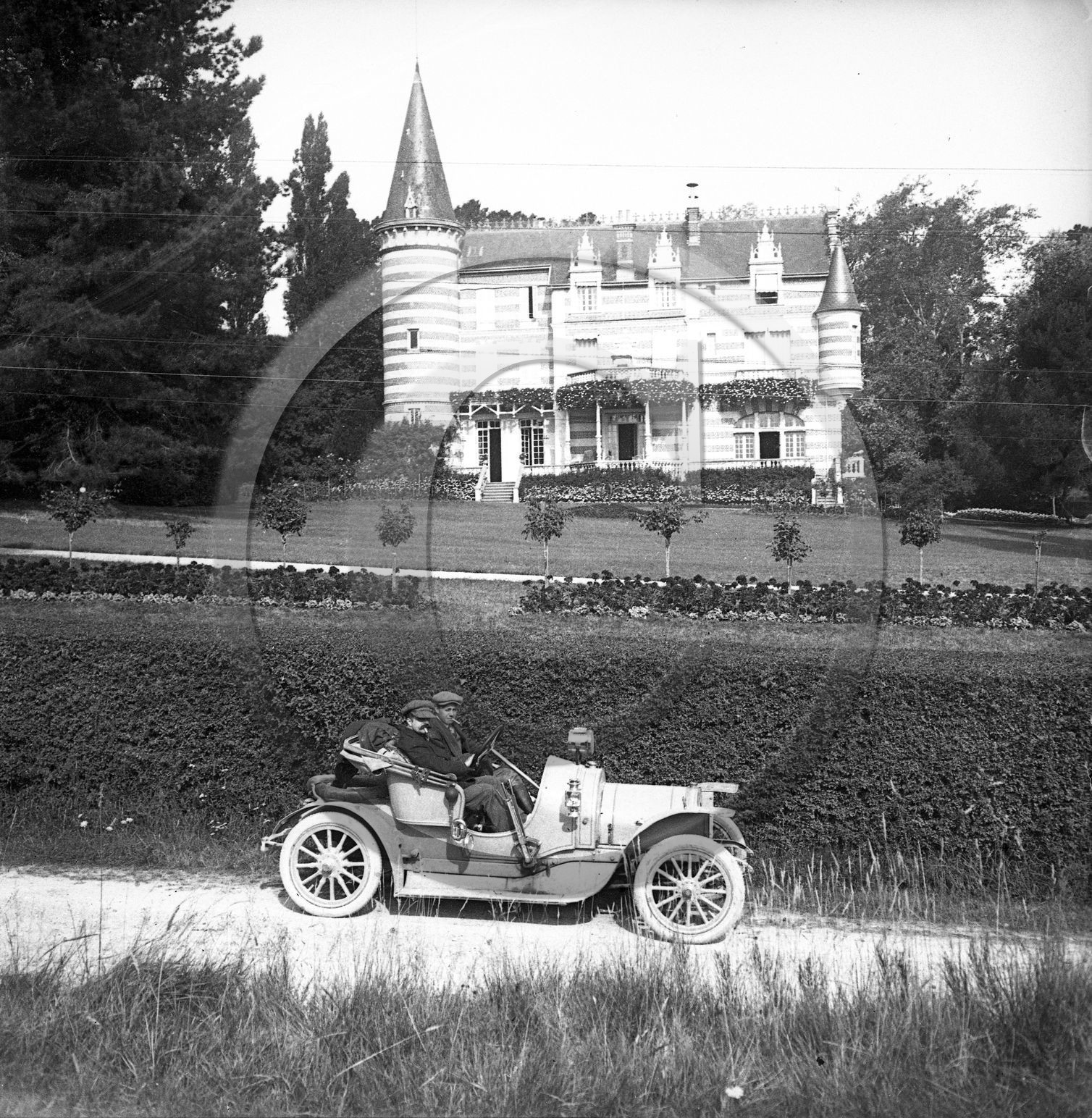 AU 4100 ancètre.jpg