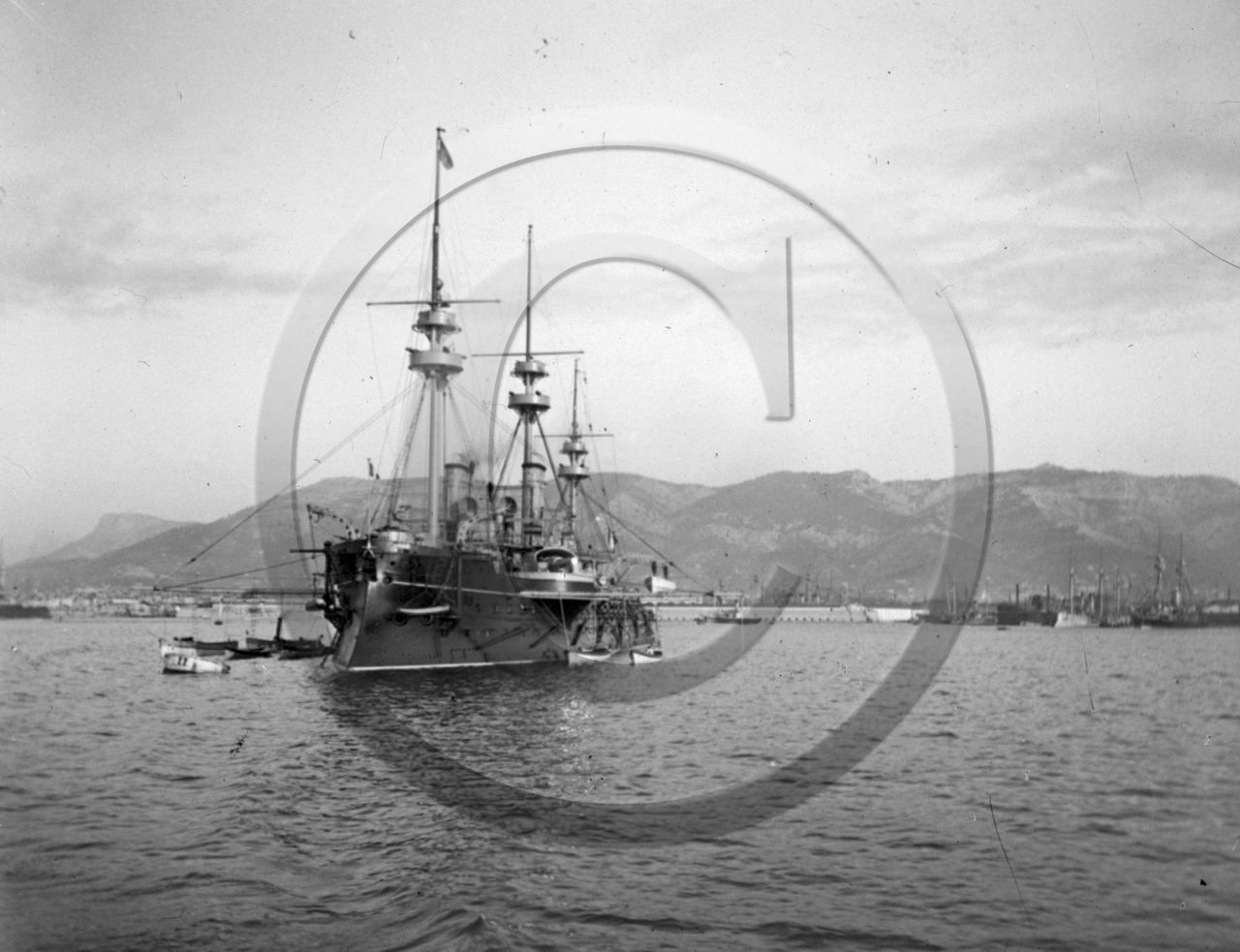 BA 723 bateau de guerre .jpg