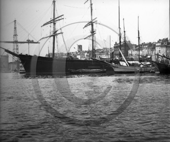 vi  1013 Marseille les grands voiliers  D13.jpg