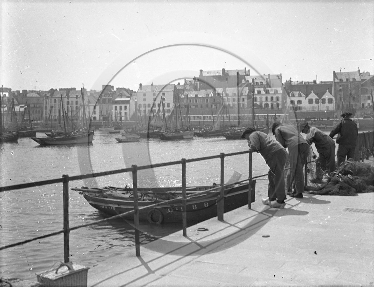 BA 248 Douarnenez  dpt 29.jpg