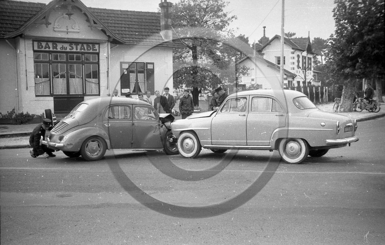 5 pochette ss n° bd de ganne novembre 1961 bar du stade.jpg